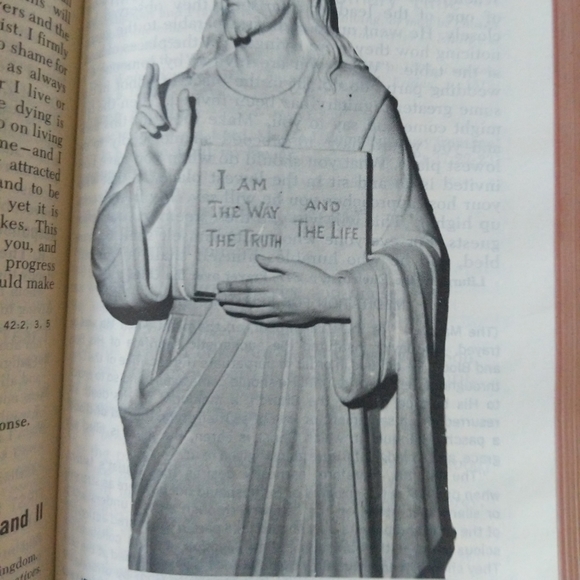 The Vatican II Weekday Missal Genuine HC Bible - Picture 11 of 16